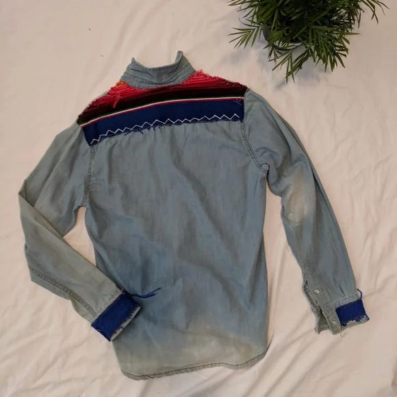 Rare Free People Baja Embroidered Denim Button Down Shirt - Picture 4 of 5